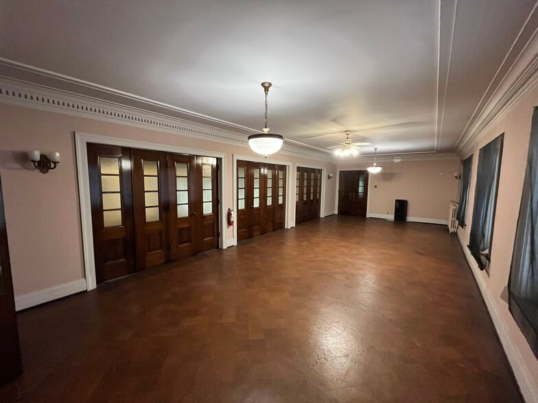 More Photos Of 2410 Fairfield Ave, Fort Wayne Religious Facility For Sale