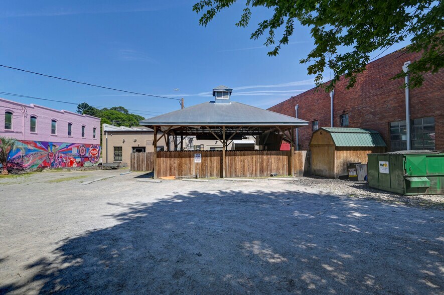 More Photos Of 300 State St, West Columbia Restaurant For Sale