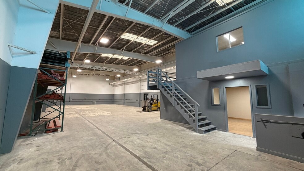 Primary Photo Of 1433 Yosemite Ave & 1430 Armstrong Ave, San Francisco Manufacturing For Lease