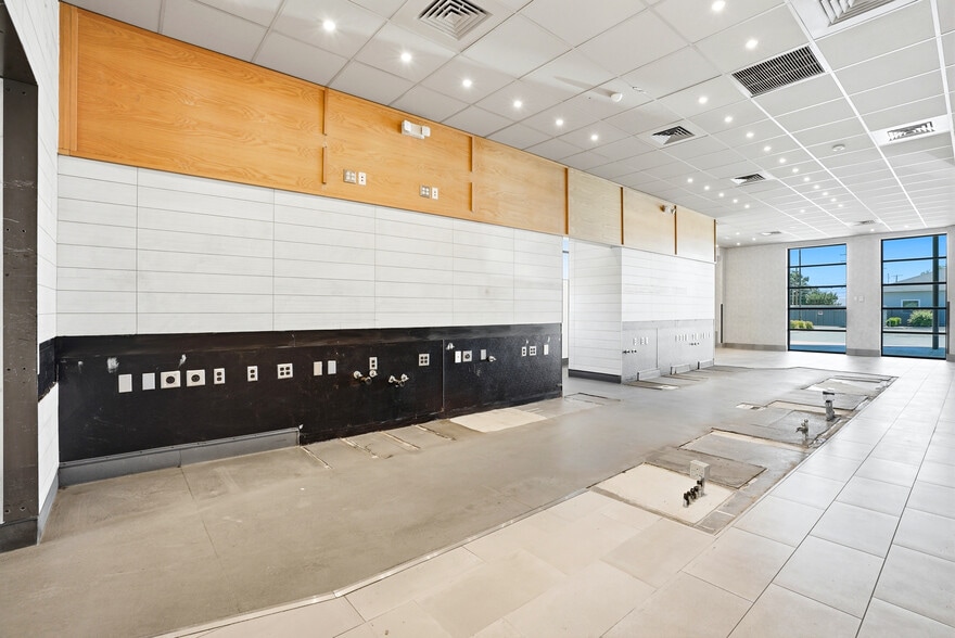 More Photos Of 602 E Yakima Ave, Yakima Storefront Retail Office For Lease