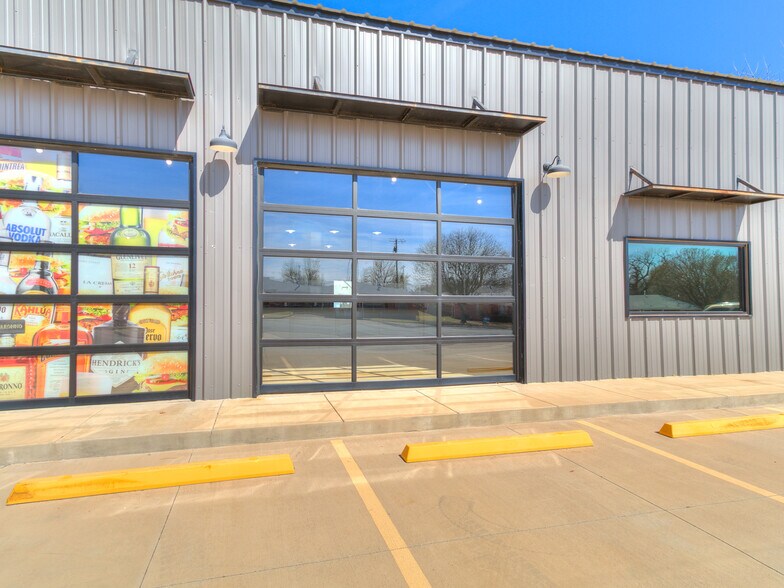 More Photos Of 504 Stinson St, Norman Convenience Store For Sale