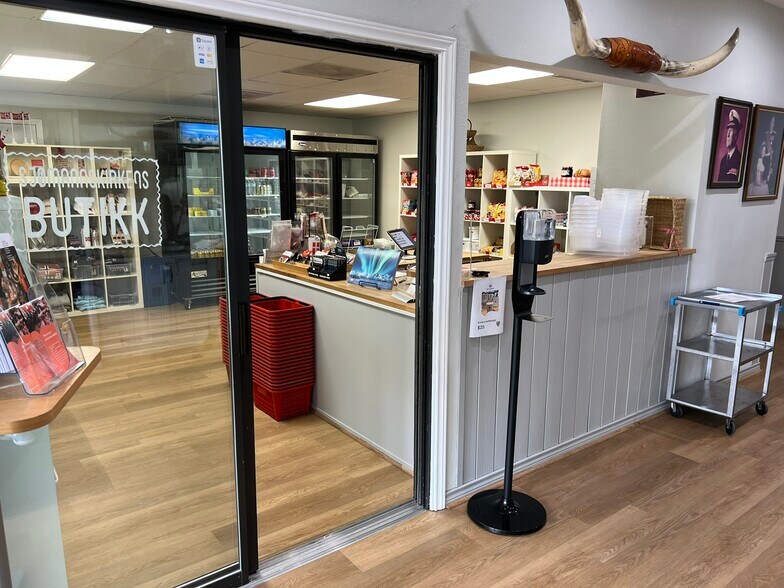 More Photos Of 4309 Young St, Pasadena General Retail For Sale