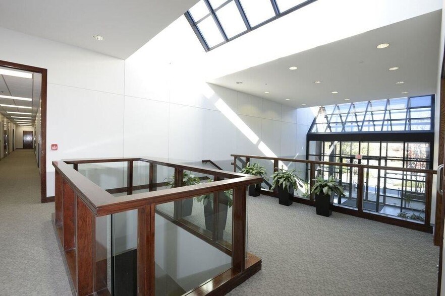 More Photos Of 10001 Derekwood Ln, Lanham Office For Sale