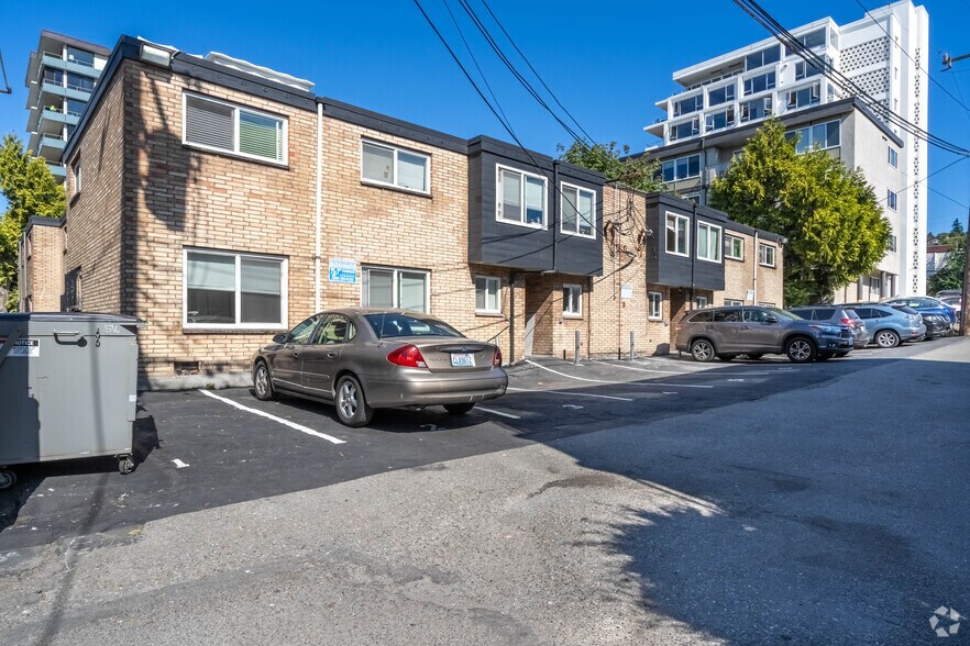 More Photos Of 512 5th Ave W, Seattle Apartments For Sale