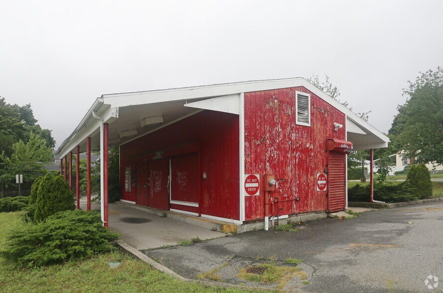 More Photos Of 1 Collector Ln, Bethpage General Retail For Sale