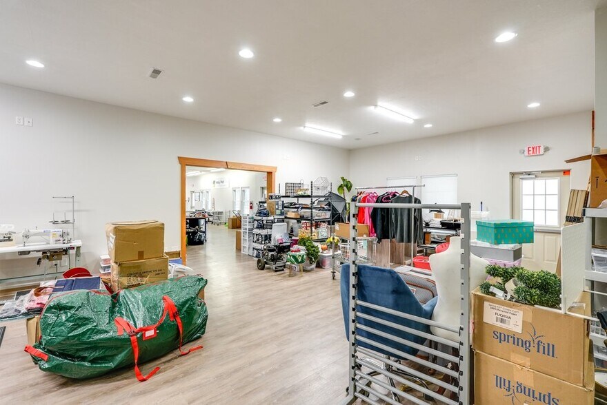 More Photos Of 2149 Wadsworth Rd, Norton Office For Sale