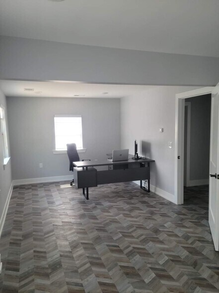 More Photos Of 15 Sudbrook Ln, Pikesville Loft Creative Space For Lease