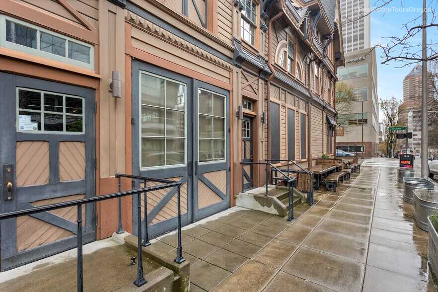 More Photos Of 1331 SW Broadway St, Portland Restaurant For Sale