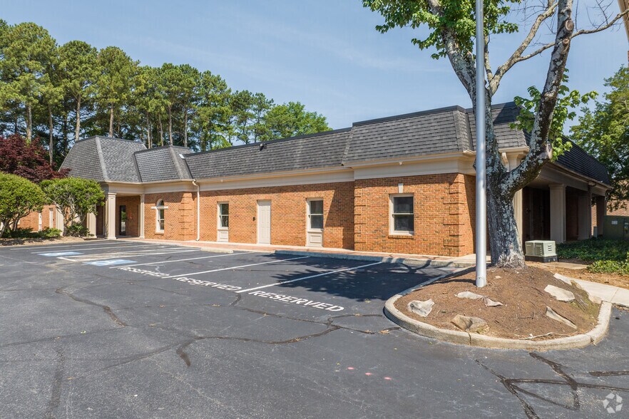 More Photos Of 1902 Leland Dr SE, Marietta Unknown For Lease