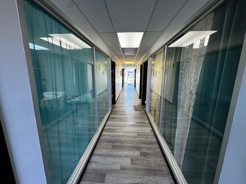 More Photos Of 2304-2320 S Locust St, Grand Island Storefront For Lease