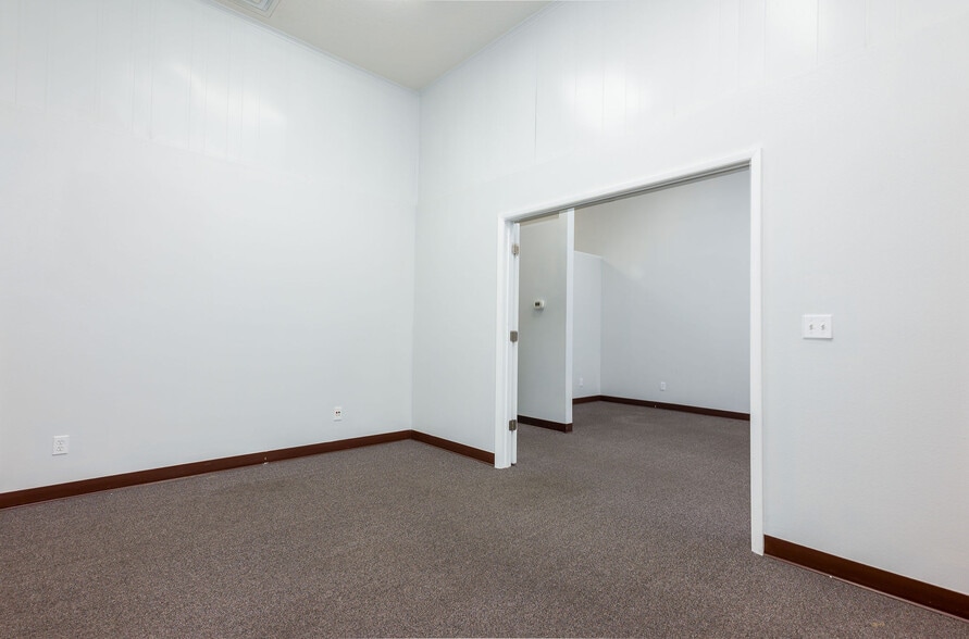 More Photos Of 4639 Clyde Morris Blvd, Port Orange Office For Lease