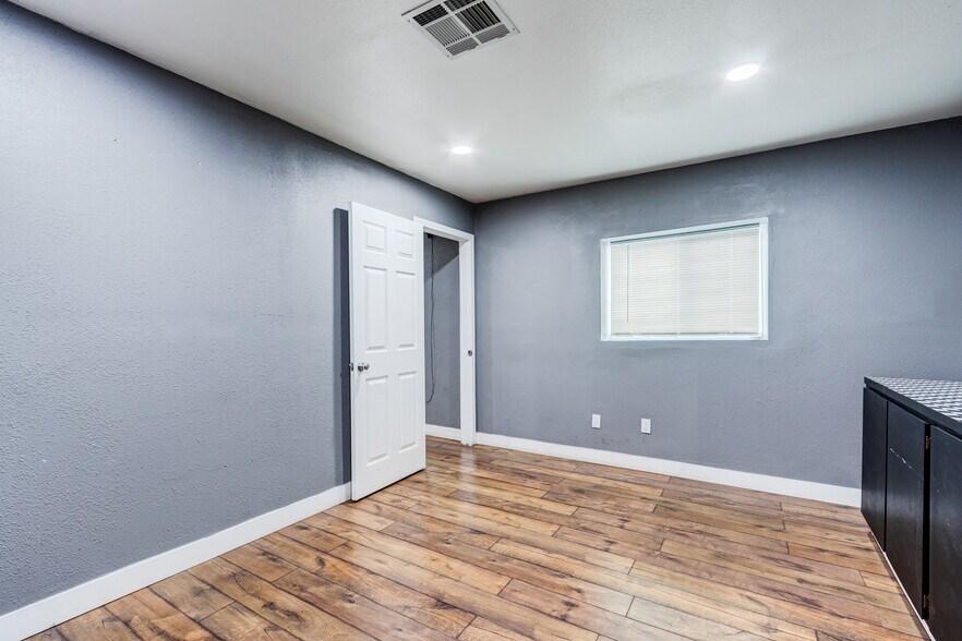 More Photos Of 448 S Pershing Ave, San Bernardino Warehouse For Sale