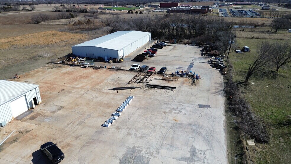 More Photos Of 7801 N Harrison Ave, Shawnee Warehouse For Lease