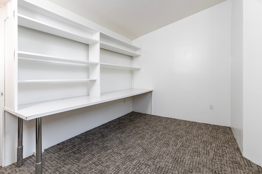 More Photos Of 70 Charles St, Boston Office For Sale