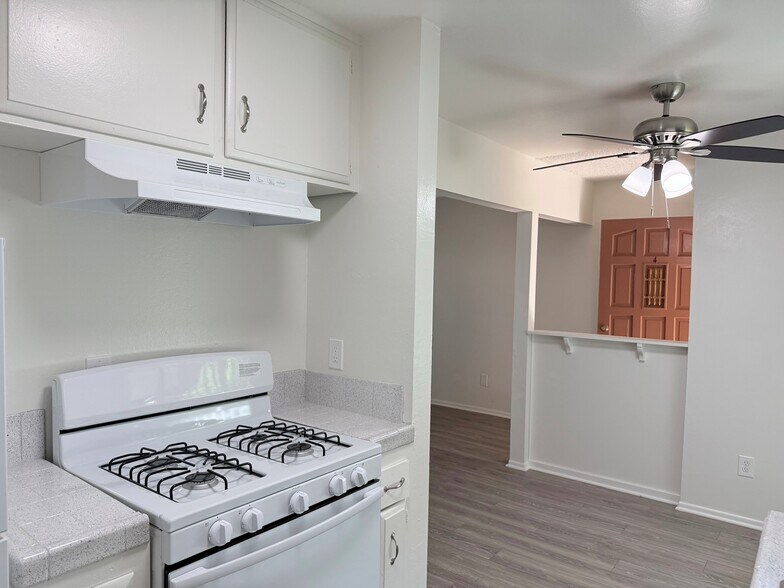 More Photos Of 2221 E Lenita Ln, Santa Ana Apartments For Sale