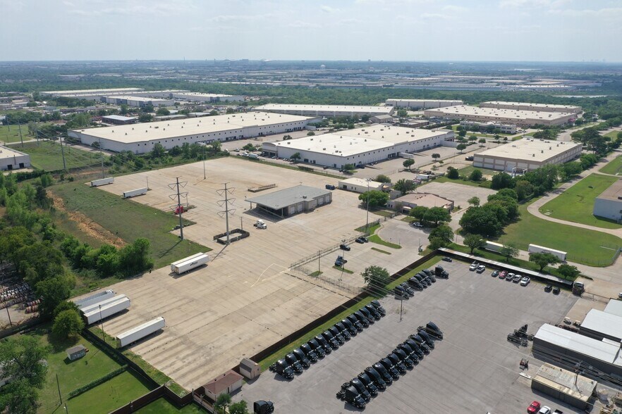 More Photos Of 3375 High Prairie Rd, Grand Prairie Truck Terminal For Lease