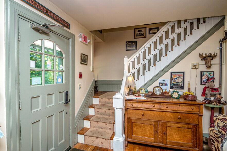 More Photos Of 207 Seavey St, North Conway Hospitality For Sale