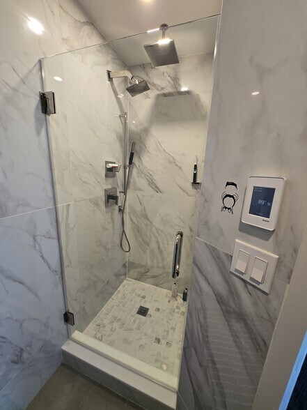 More Photos Of 36 N New York Ave, Huntington Office For Lease