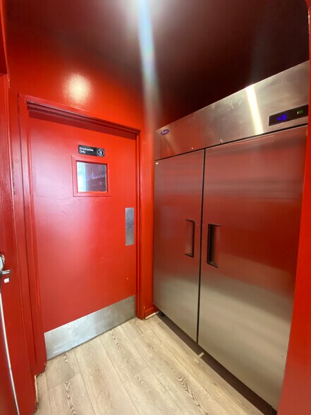 More Photos Of 7955-7959 Melrose Ave, Los Angeles Storefront For Lease