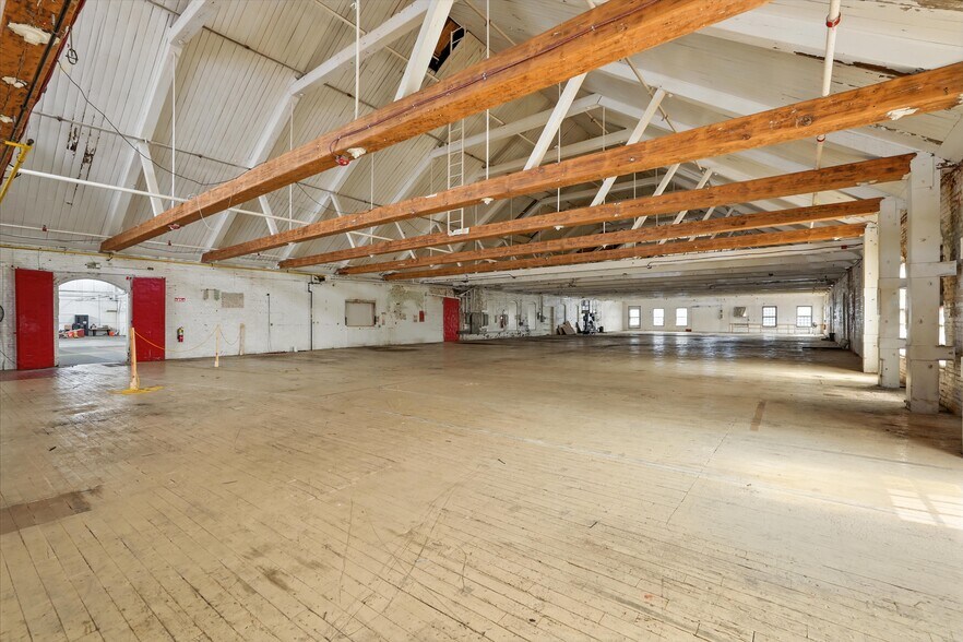 More Photos Of 81-85 Sargeant St, Holyoke Manufacturing For Lease