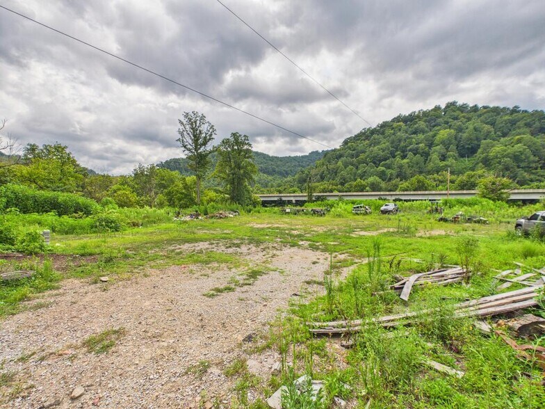 More Photos Of 8031 Ky Route 122, Minnie Warehouse For Sale