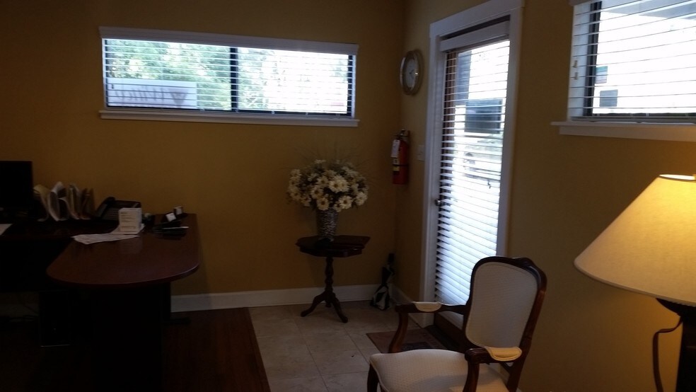 More Photos Of 1524 Smith St, Orange Park Office For Sale