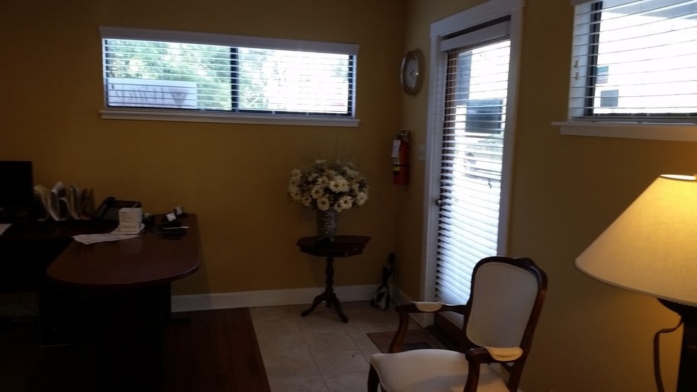 More Photos Of 1524 Smith St, Orange Park Office For Sale