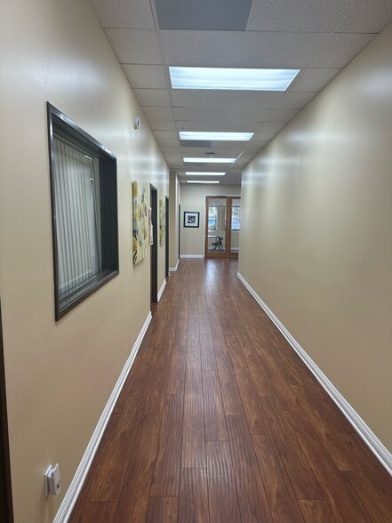 More Photos Of 16605 Sherman Way, Van Nuys Freestanding For Lease