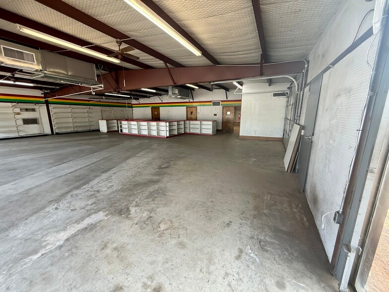 More Photos Of 1622 W Front St, Tyler Industrial For Sale