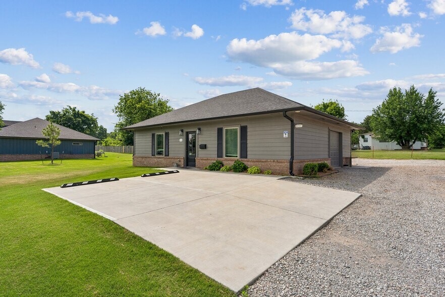 More Photos Of 11514-11529 Cottage Ln, Jones Apartments For Sale