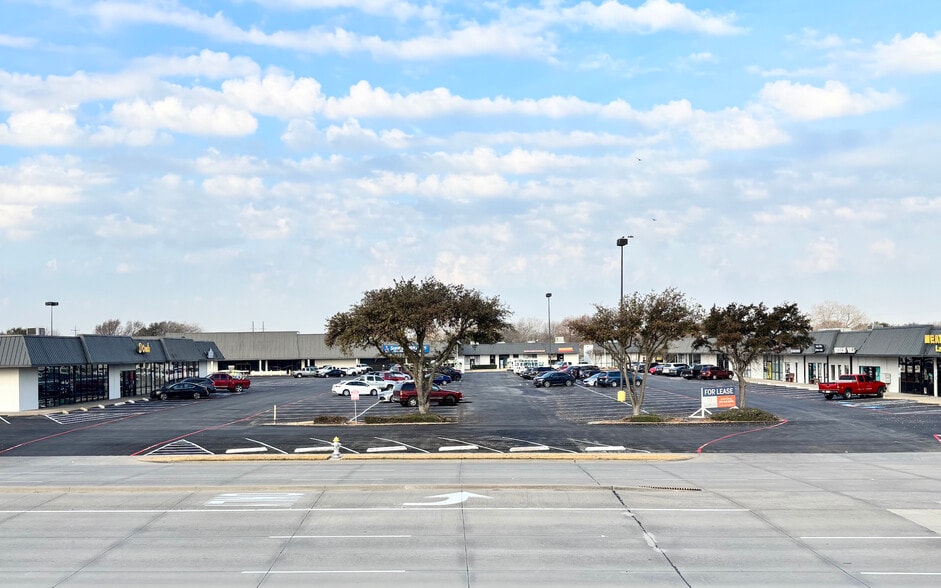 More Photos Of 5201 S Colony Blvd, The Colony Unknown For Lease