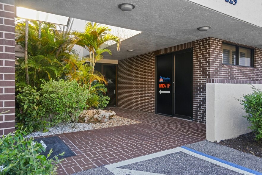 More Photos Of 227-233 Nokomis Ave, Venice Office For Sale