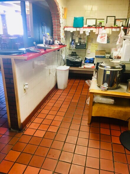 More Photos Of 16870 State Highway 14, Mojave Freestanding For Sale