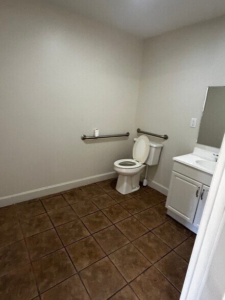 More Photos Of 2367 Rockaway Industrial Blvd, Conyers Industrial For Lease