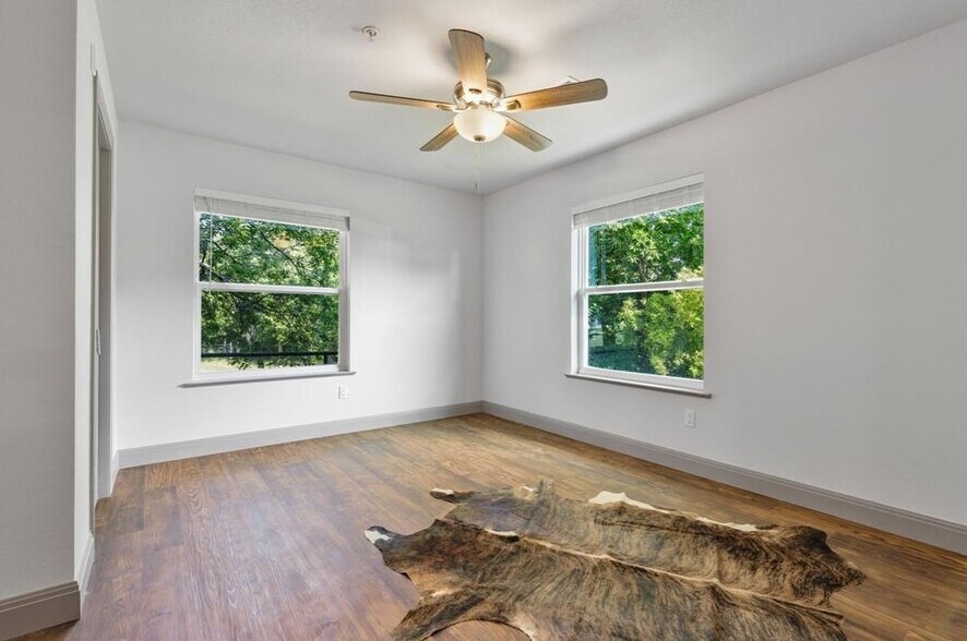 More Photos Of 618 Live Oak St, Blanco Apartments For Sale