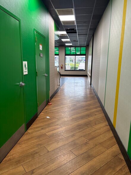 More Photos Of 6516 Kitten Lake Dr, Midland Restaurant For Lease