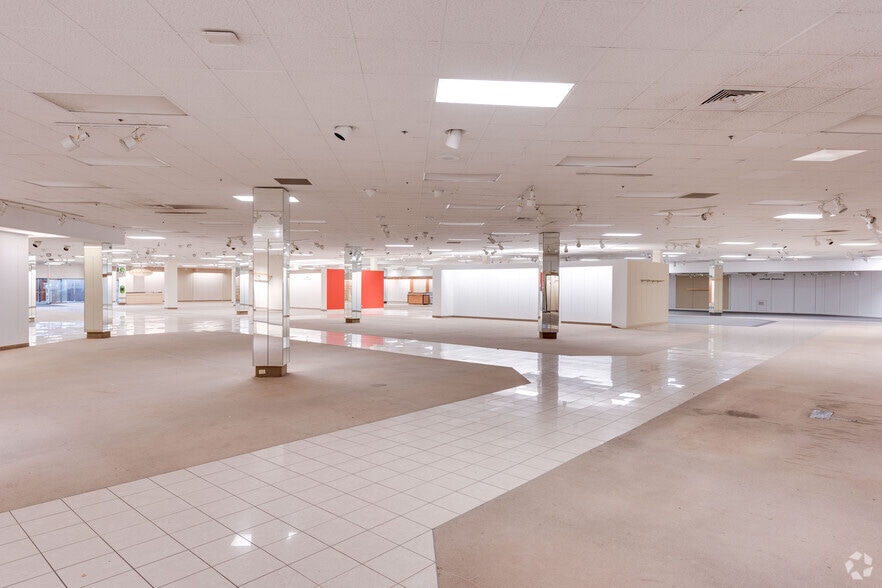 More Photos Of 3340 Mall Loop Dr, Joliet Department Store For Sale