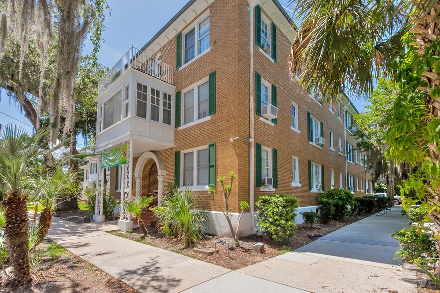 More Photos Of 124 Live Oak Ave, Daytona Beach Apartments For Sale