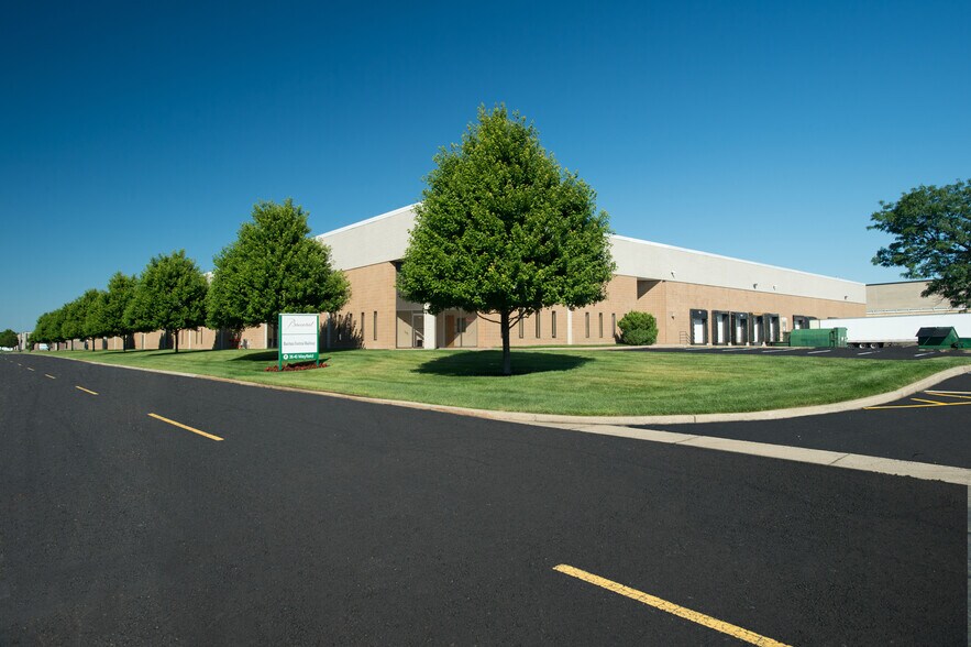 More Photos Of 36-50 Mayfield Ave, Edison Warehouse For Lease