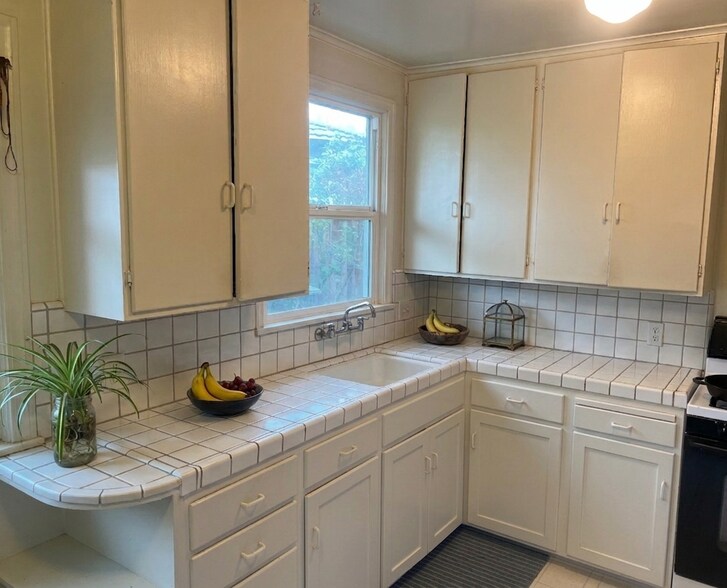 More Photos Of 34 W 38th Ave, San Mateo Multifamily For Sale