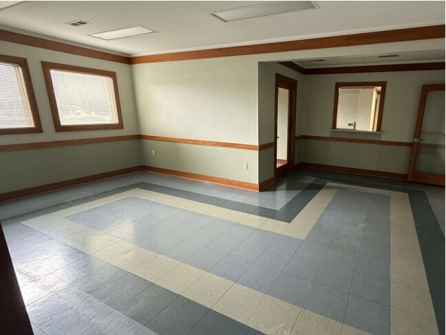 More Photos Of 3610 Moore Duncan Hwy, Moore Medical For Sale