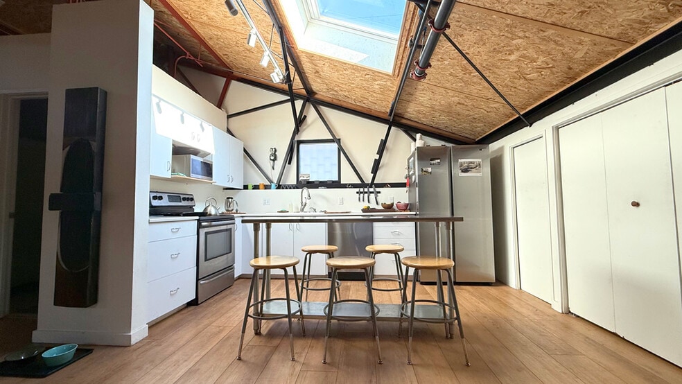 More Photos Of 3114 Larimer St, Denver Showroom For Sale