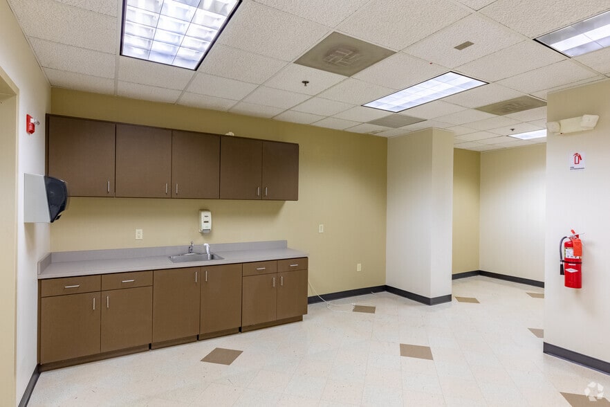 More Photos Of 680 Engineering Dr, Peachtree Corners Research And Development For Sale