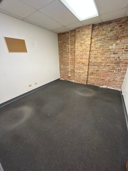 More Photos Of 5000-5014 W Madison St, Chicago Apartments For Lease