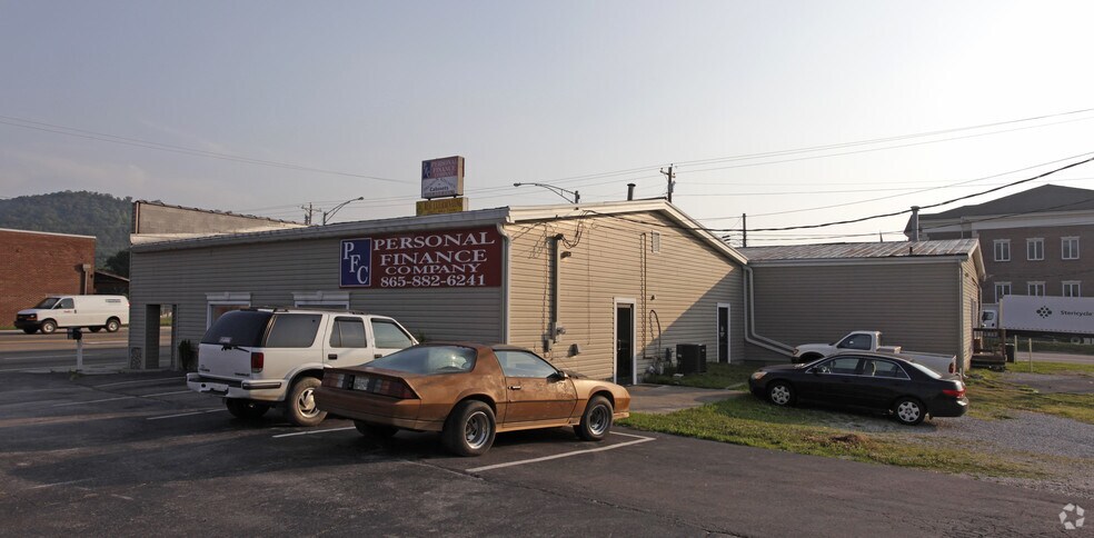 More Photos Of 118-120 N Roane St, Harriman Office For Sale