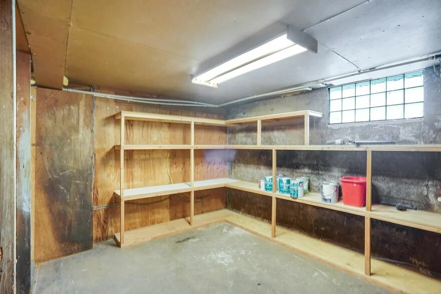 More Photos Of 1230 Fairview Ave SE, Salem Office For Sale