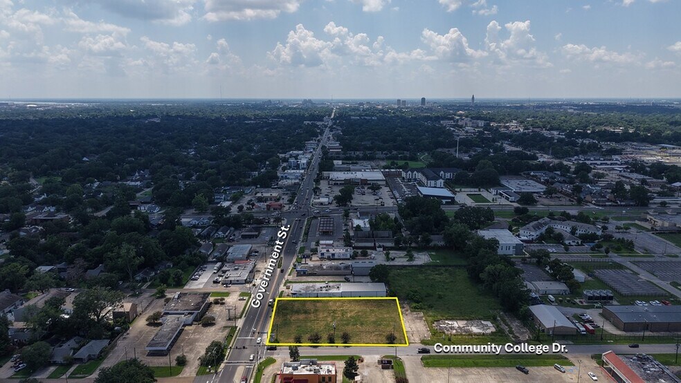 More Photos Of 5229 Government St, Baton Rouge General Retail For Lease