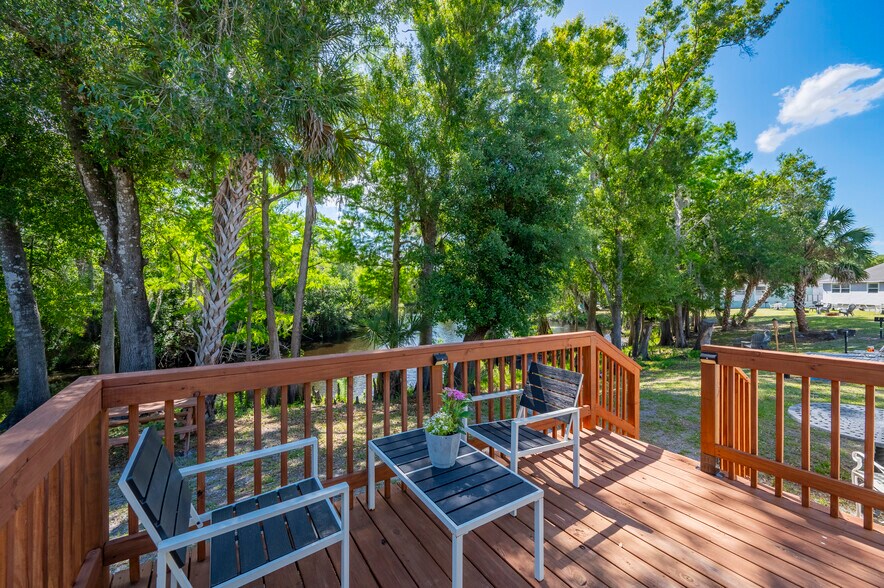 More Photos Of 8806 SW Start Center St, Arcadia Manufactured Housing Mobile Home Park For Sale
