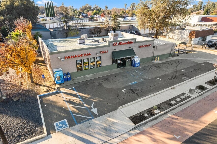 More Photos Of 10448 CA-99, Live Oak Supermarket For Sale