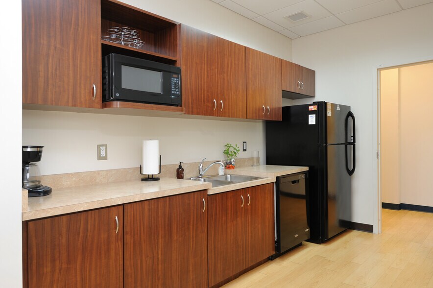 More Photos Of 3450 Acworth Due West Rd, Kennesaw Medical For Sale